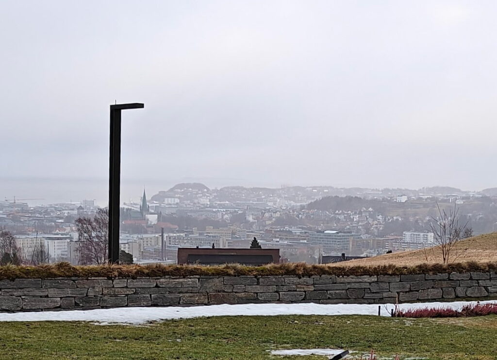 Bilde av utebelysning ved Havsteingravplass